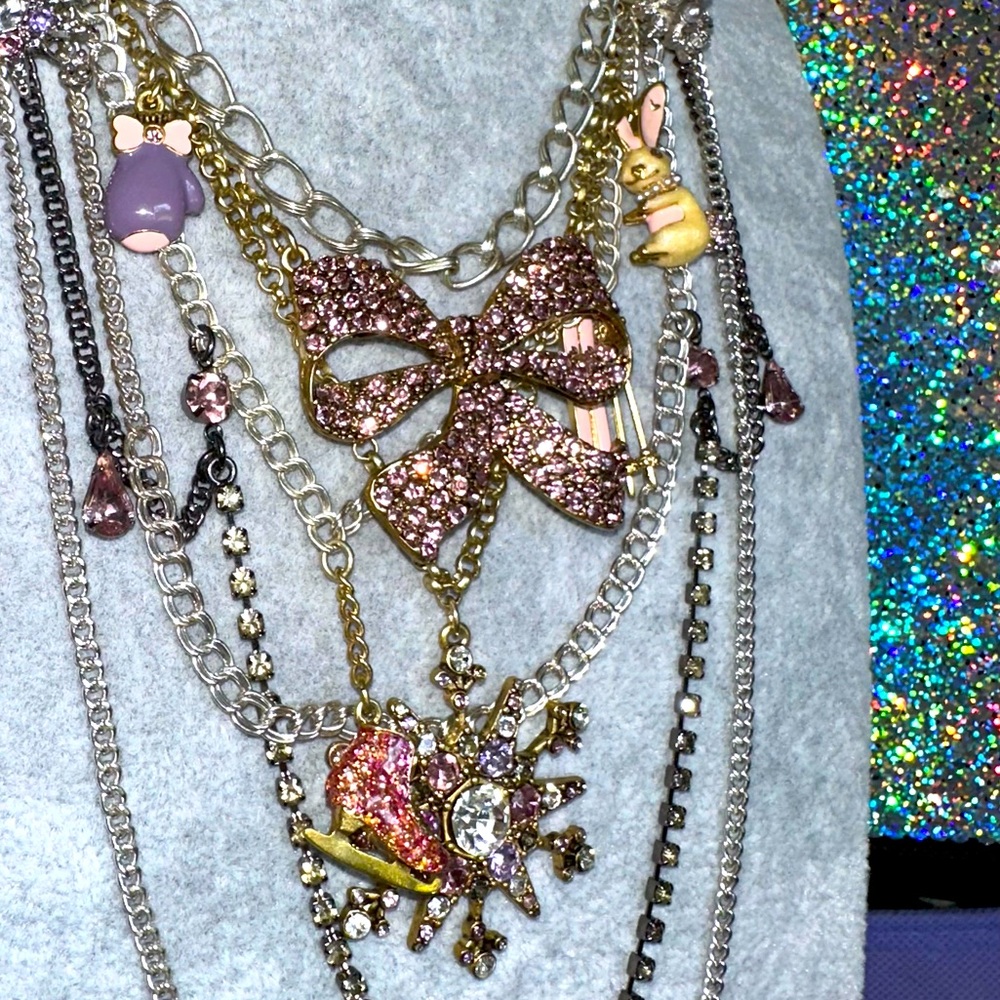 Betsey Johnson • Rare Ski Bunny Layered Mixed Metal Necklace - Picture 17 of 17